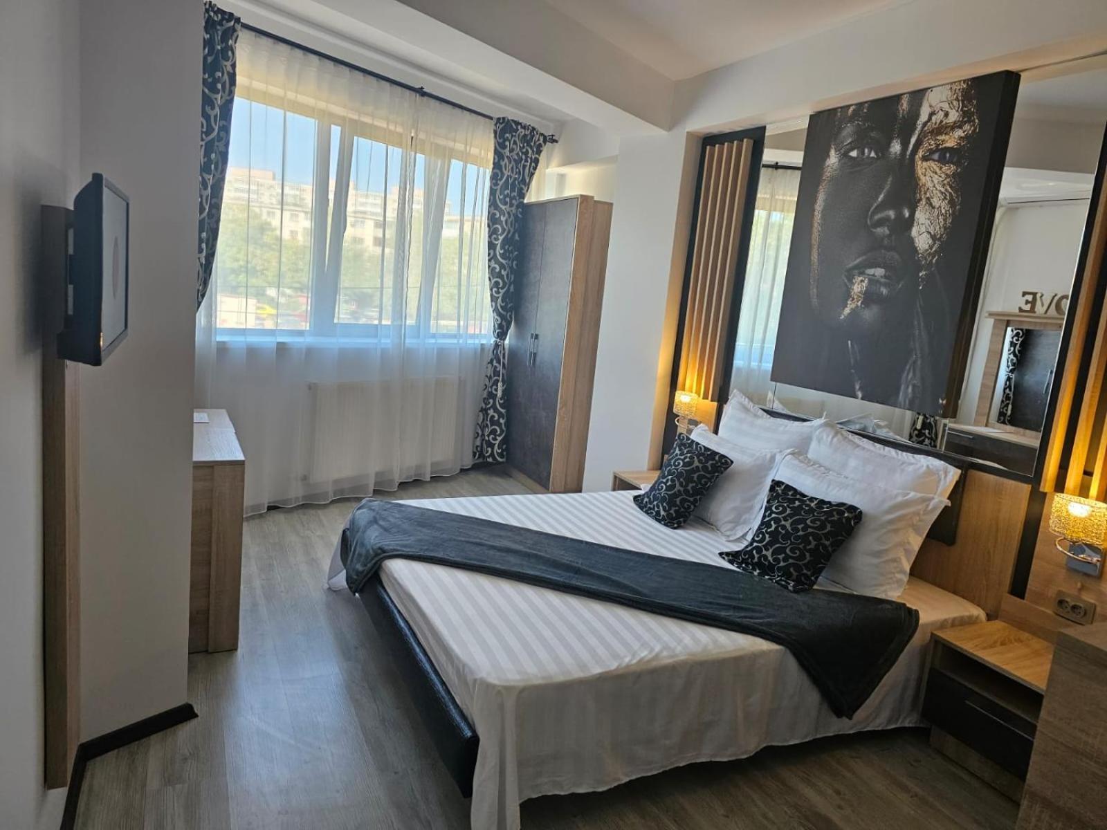 Hotel Theline Bukarest Exterior foto