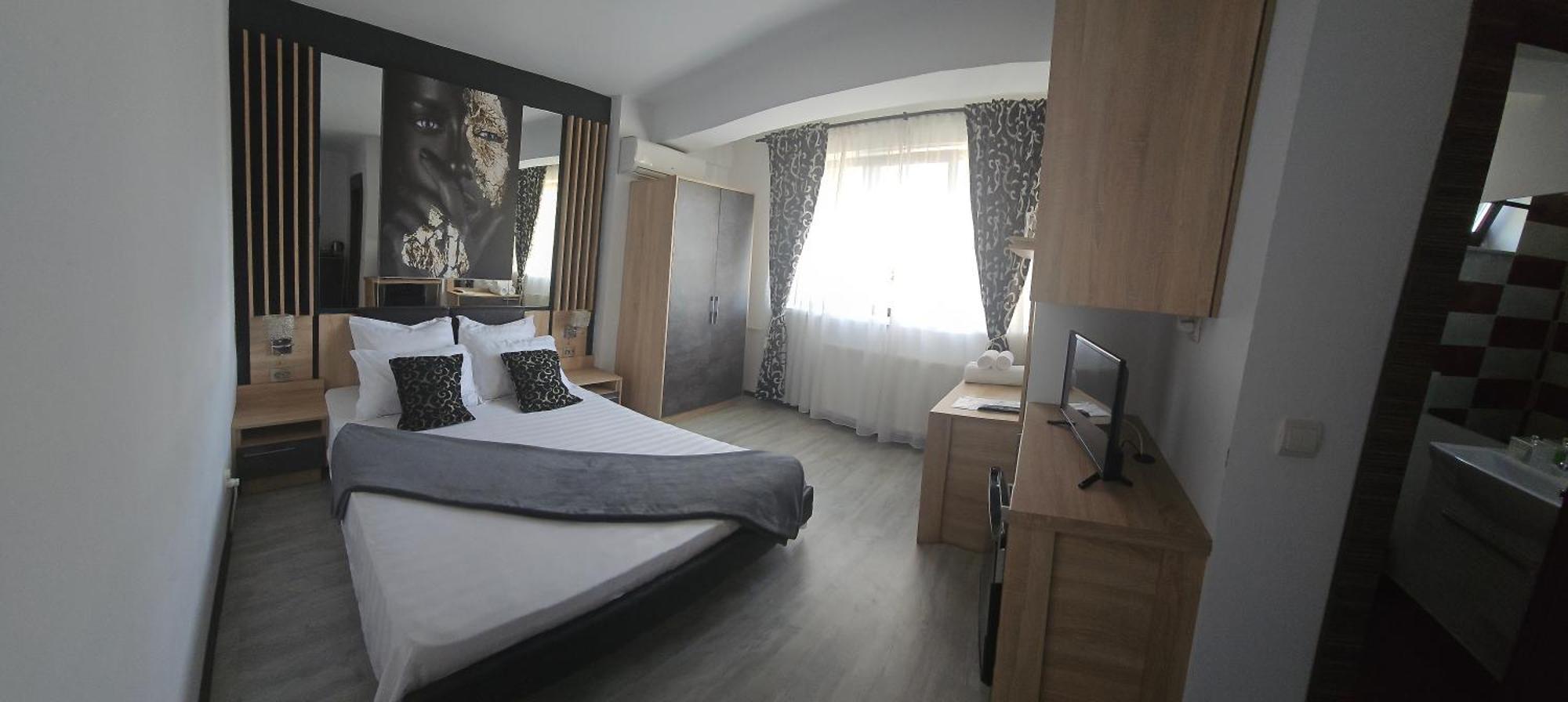 Hotel Theline Bukarest Exterior foto