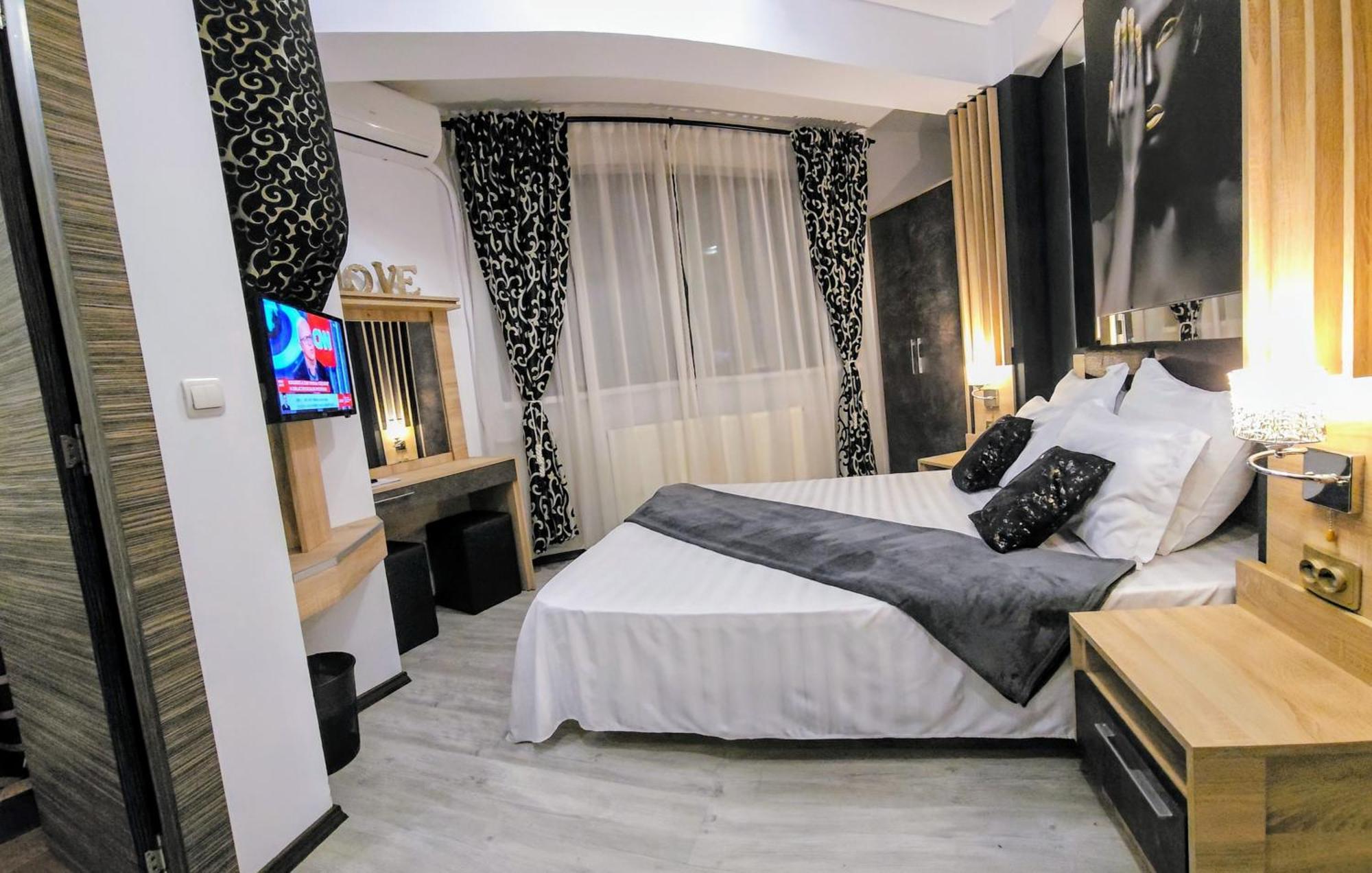 Hotel Theline Bukarest Exterior foto
