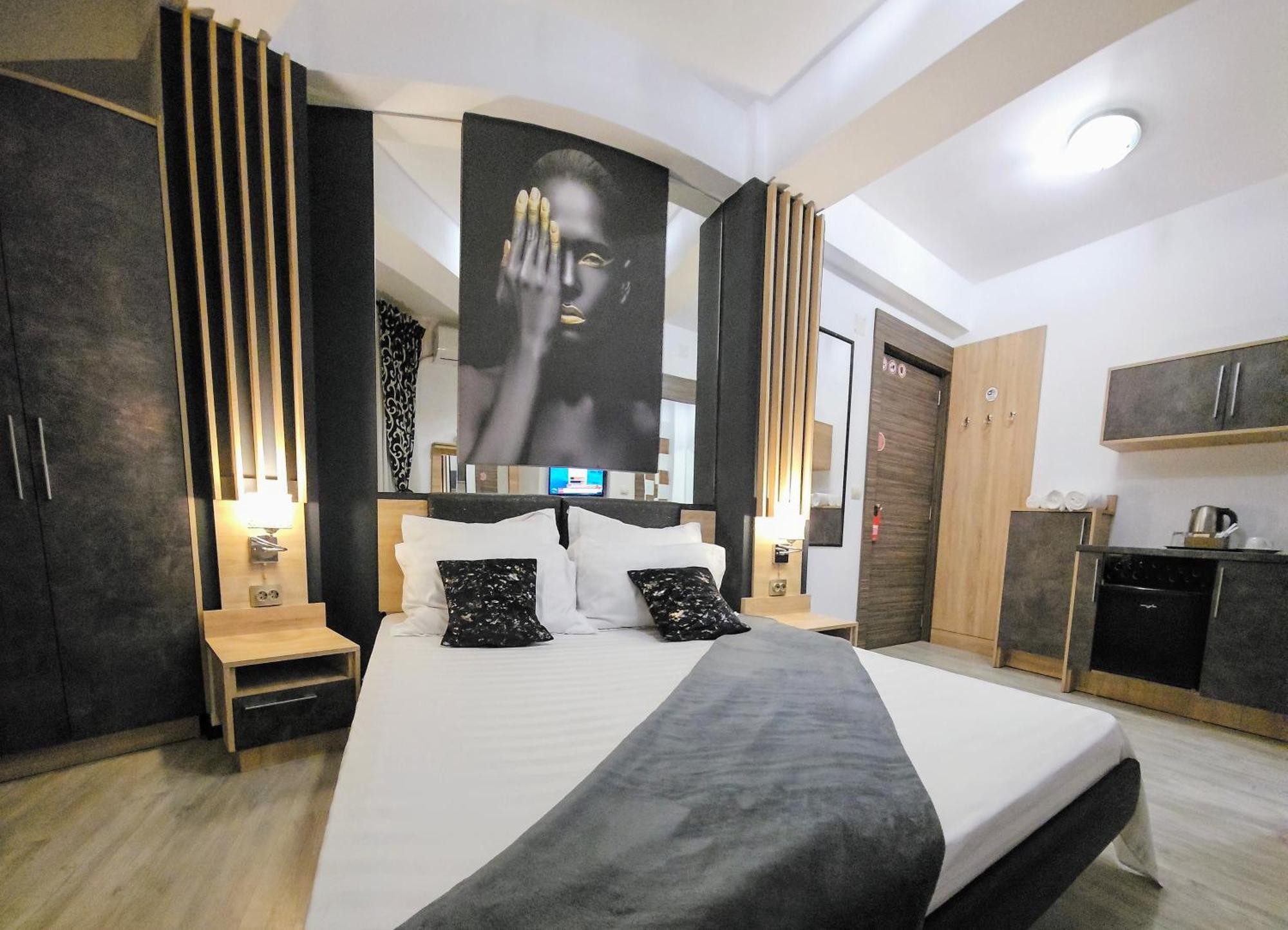 Hotel Theline Bukarest Exterior foto