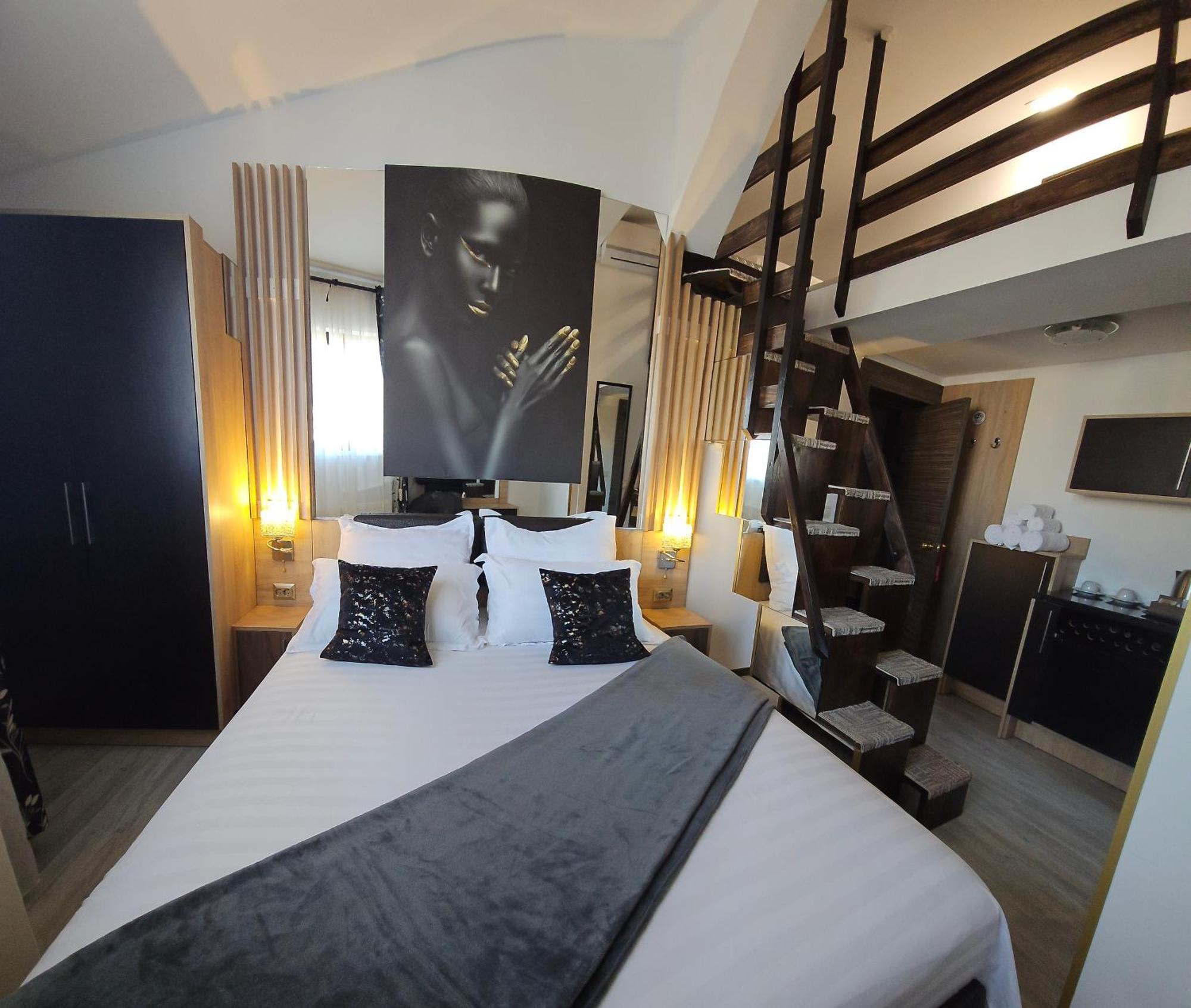 Hotel Theline Bukarest Exterior foto